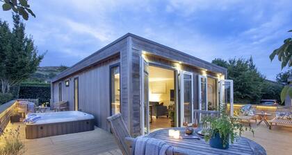 The Willows, Strawberryfield Park - a lodge that sleeps 4 guests in 2 bedrooms