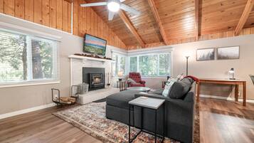 Smart TV, fireplace, table tennis