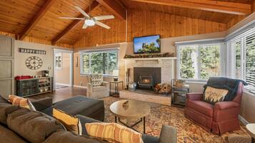 Smart TV, fireplace, table tennis
