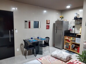 Chambre Confort double | Repas dans la chambre