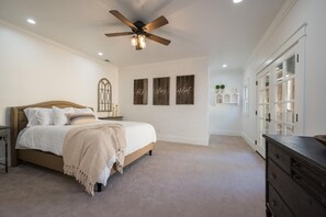3 chambres, fer et planche à repasser, Wi-Fi, draps fournis