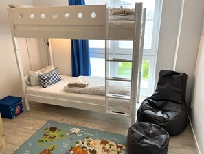 3 bedrooms, iron/ironing board, travel crib, free WiFi