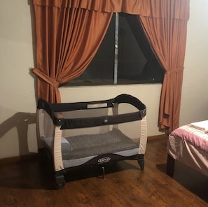 2 quartos, Wi-Fi de cortesia, roupa de cama