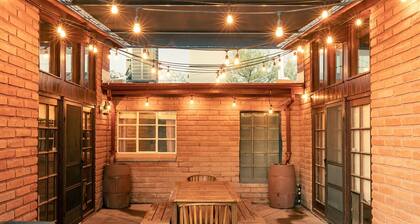 The Rosewood Adobe - Private, Spacious Retreat with Pool