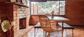 The Rosewood Adobe - Private, Spacious Retreat with Pool