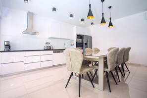 Fridge, microwave, oven, stovetop - Seaview holiday home Lemona (Duće)