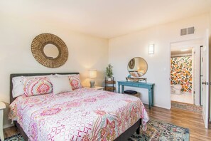 3 室のベッドルーム、アイロン / アイロン台、WiFi (無料)、ベッドシーツ