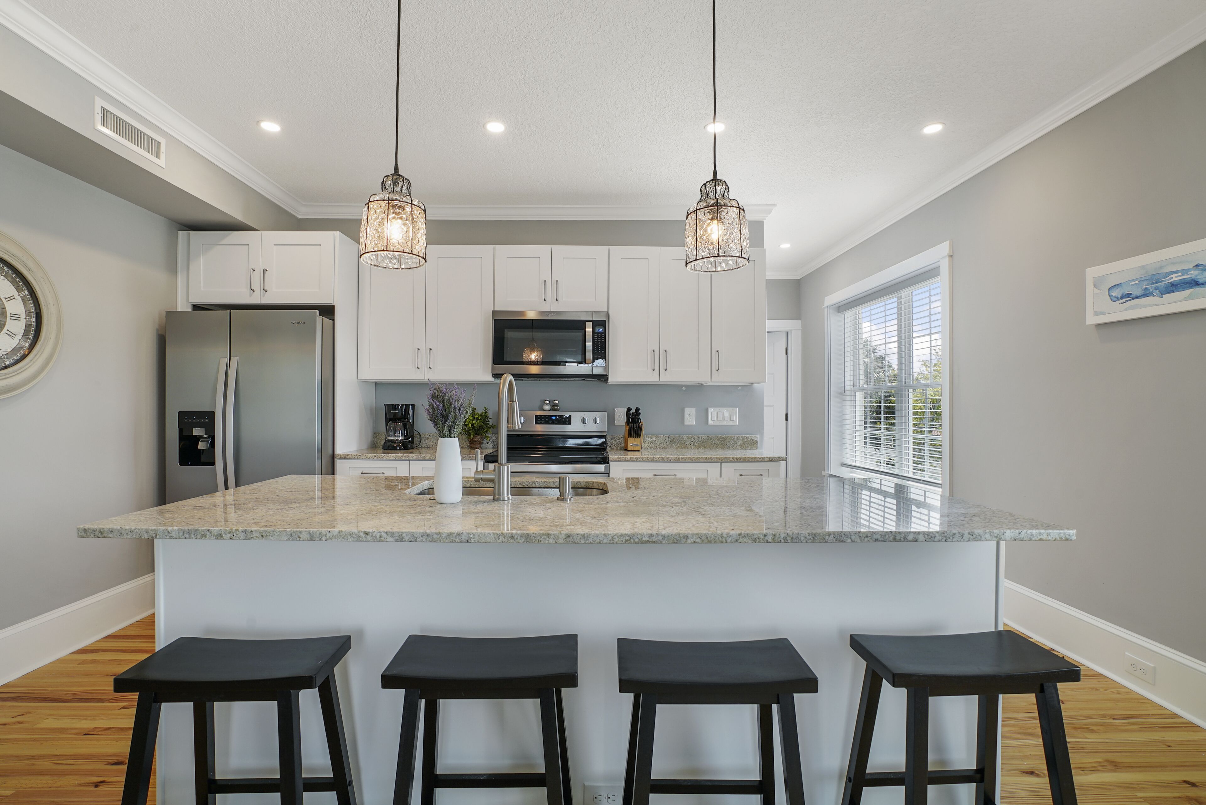 Refrigerador, microondas, horno, placa de cocina