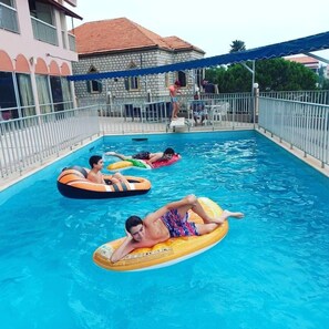 Outdoor pool - Hotel Le Crillon (Broumana)