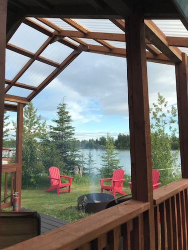 Kenai River Fishing Cabin #2 30 feet from the riverbank