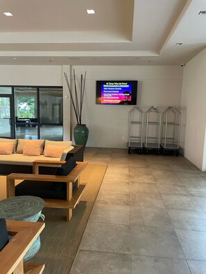 Lobby - Direct OCEANFRONT STUDIO CONDO (Lahaina)