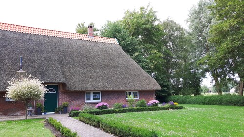 Spacious vacation apartment in a country house on the Jade Bay North Sea