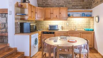 Réfrigérateur, micro-ondes, four, lave-vaisselle