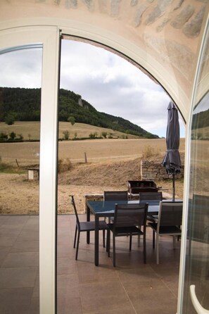Outdoor dining - Gîte "La Prairie" - LA CANOURGUE (LA CANOURGUE)
