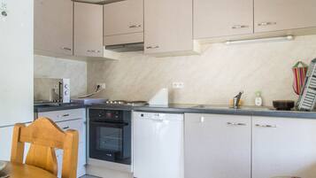 Frigorifero, microonde, forno, lavastoviglie