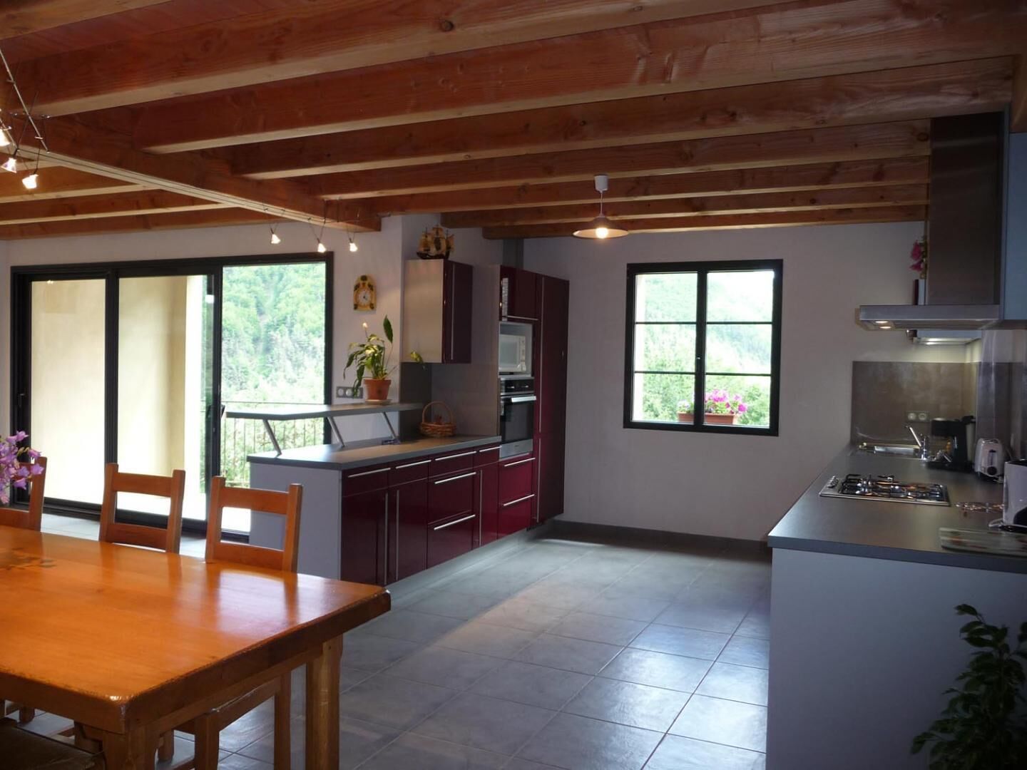 Kühlschrank, Mikrowelle, Ofen, Geschirrspüler