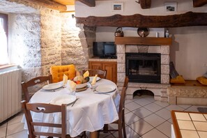 Dining - Gîte Agnès 2/3 persons (LAVAL DU TARN)