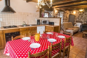 Interior - Gîtes de France 6/8 pers in La Bessière (PIED DE BORNE)