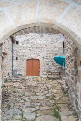 Gîtes de France 6/8 pers à La Bessière