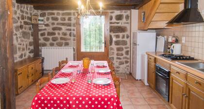 GĂźtes de France 6/8 pers Ă La BessiĂšre