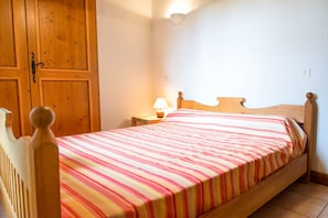 2 chambres, fer et planche à repasser, Wi-Fi gratuit