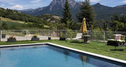 House between lake and mountains, close to resorts