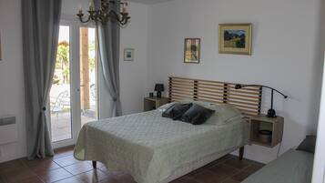 3 chambres, fer et planche à repasser, Wi-Fi gratuit