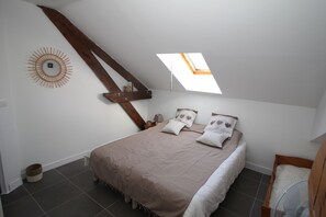 3 chambres, fer et planche à repasser, Wi-Fi gratuit