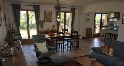 Maison entre lac et montagnes, proche des stations