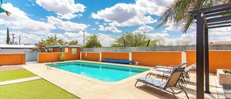 حمّام سباحة خارجي