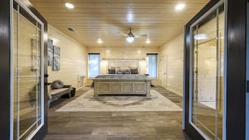 2 habitaciones, tabla de planchar con plancha, wifi y ropa de cama