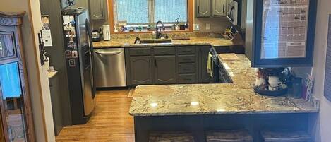 Refrigerador, microondas, horno, placa de cocina