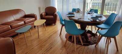 Grand Logement Rénové, 84 m2, 5 Personnes, à 100 m de la Gare et du Tramway