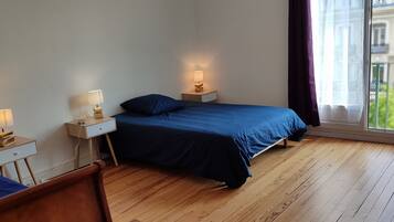 2 chambres, fer et planche à repasser, Wi-Fi gratuit, draps fournis