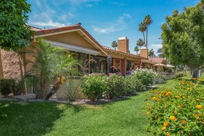 Casa (Serena) | Exterior