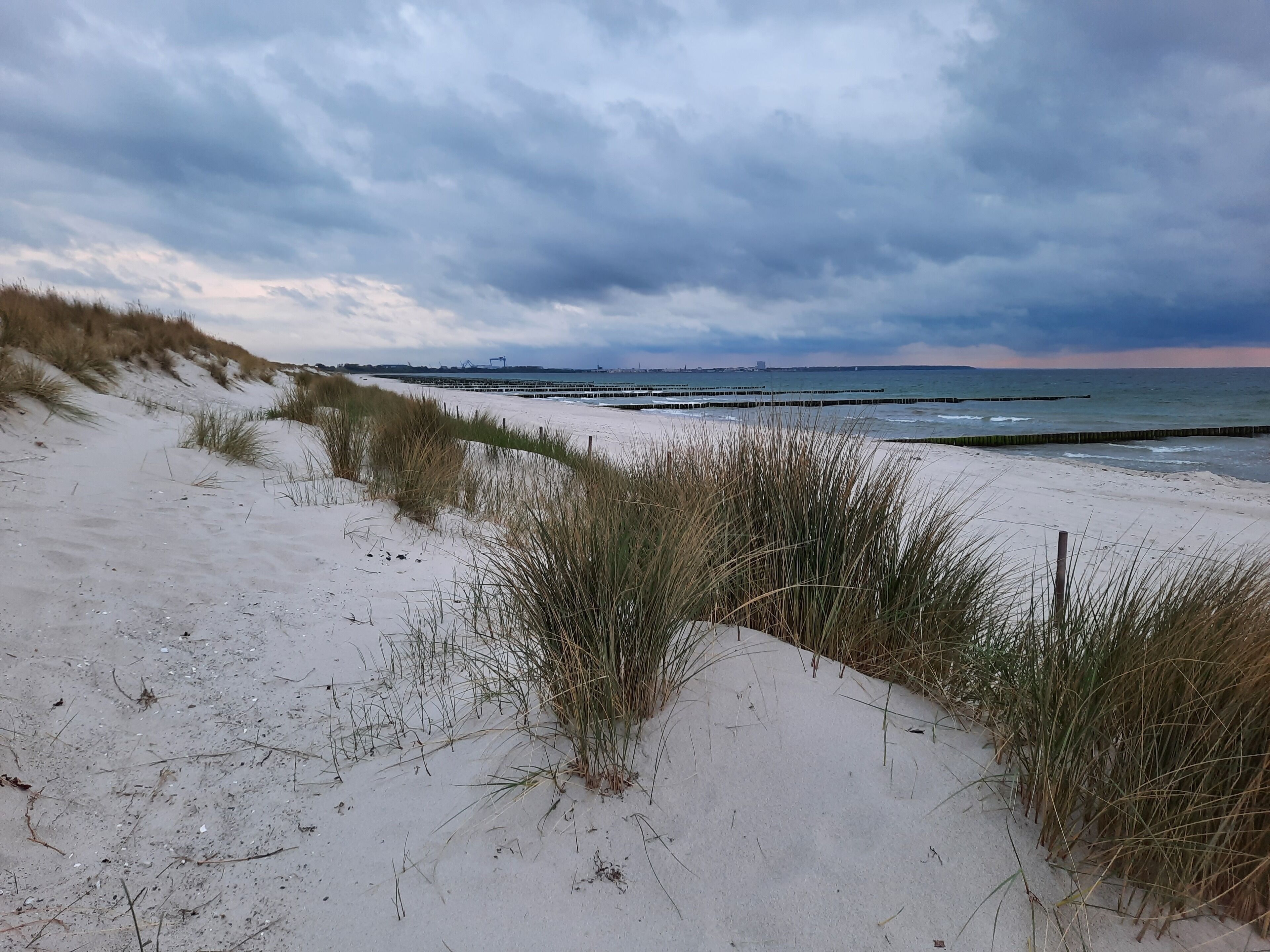 Una spiaggia nelle vicinanze