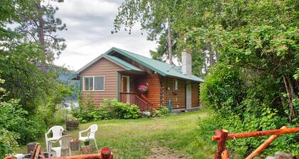 Cozy & Relaxing Cabin w/ Paddle Boards, Pedal Boat, Canoe, Kayak and more!