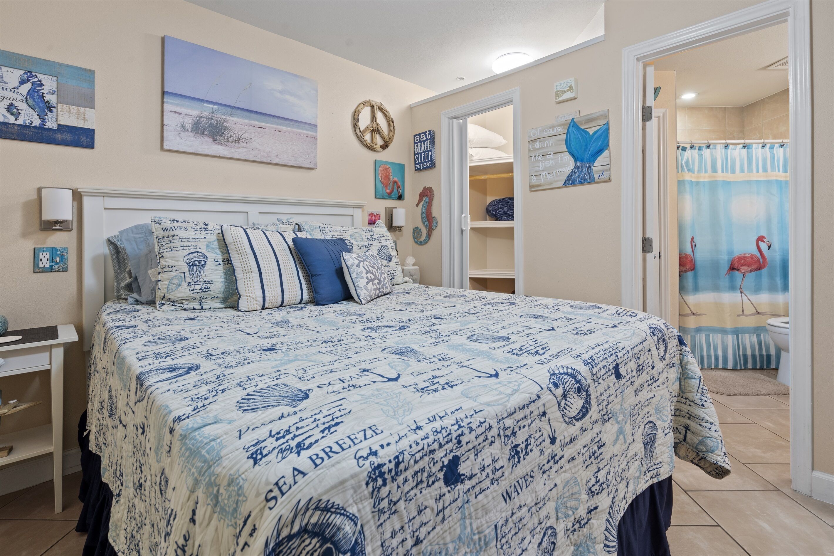 Seaside Retreat w/new mattress, W/D, Dogs Welcome