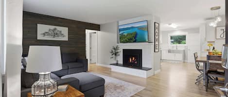 Smart TV, fireplace, stereo, offices