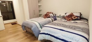 1 bedroom, desk, free WiFi, bed sheets
