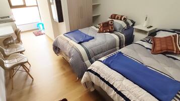 1 bedroom, desk, free WiFi, bed sheets