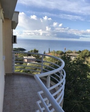 Apartment | Balcony