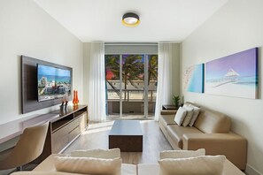 Smart TV - CH Luxury Two Bedrooms and Partial Ocean View-CS2 (Hollywood)