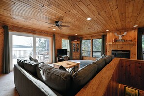 32-inch TV with cable channels - Kenny Lodge (Cable)