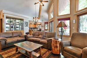 House, Multiple Beds, Jetted Tub (Cheif Lake Lodge) | Living area | 32-inch TV with cable channels - Cheif Lake Lodge (Hayward)