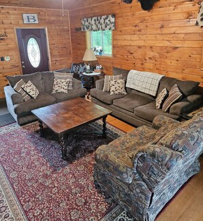 32-inch TV with cable channels, fireplace