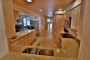 House, Multiple Beds, Patio | Private kitchen | Fridge, microwave, oven, stovetop - Serenity on Lake Owen (Cable)