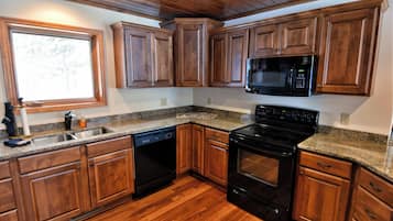 House, Multiple Beds, Fireplace | Private kitchen | Fridge, microwave, oven, stovetop