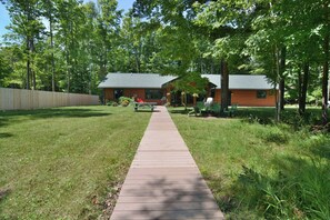 Outdoor dining - Namakagon Landing (Cable)