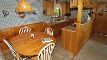 Room, Multiple Beds, Fireplace, Beach View | Private kitchen | Fridge, microwave, stovetop, coffee/tea maker